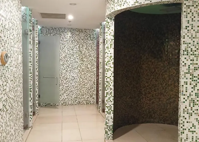 Bs651 With Balcony And Free Pool * Manila