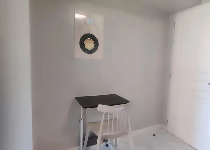 Bs651 With Balcony And Free Pool Apartment