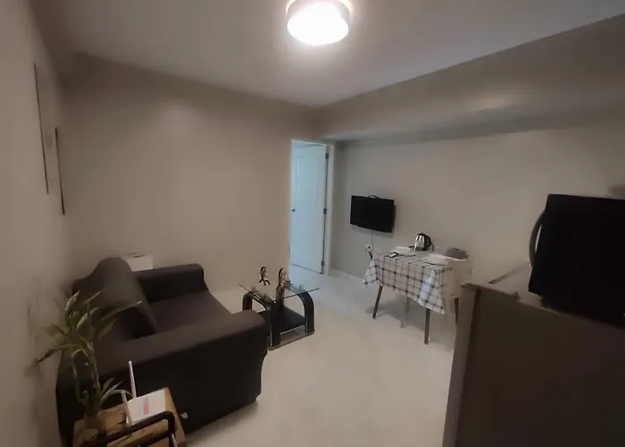 Bs651 With Balcony And Free Pool Apartment Manila