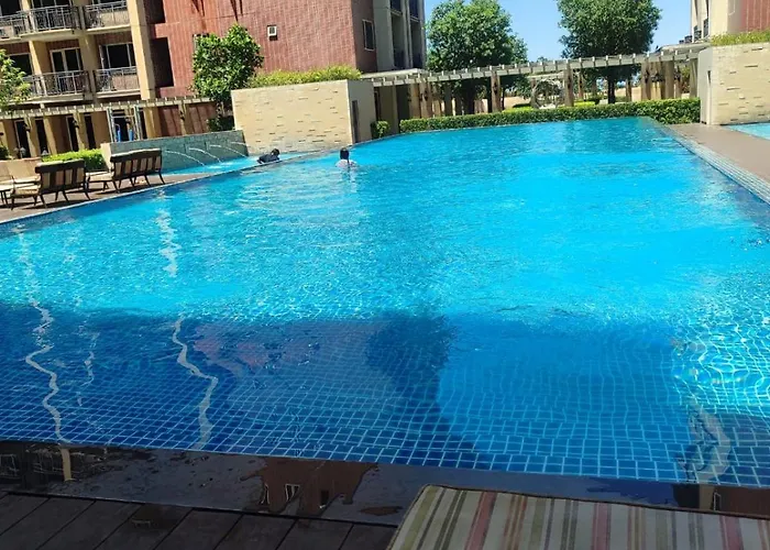 Apartment Bs651 With Balcony And Free Pool *